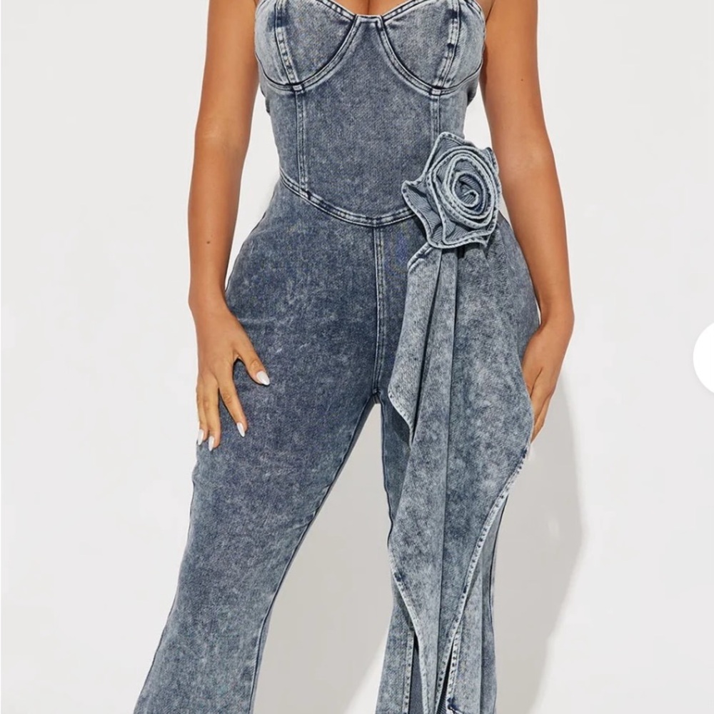 Fashion Nova Focus On Me Denim Jumpsuit with Floral Choker - Picture 1 of 6